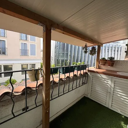 Maison De Quartier Lacan Vieil * Αντίμπ