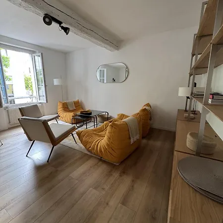 Maison De Quartier Lacan Vieil * Αντίμπ